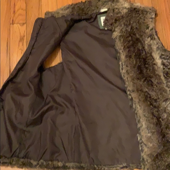 Vest - Picture 2 of 4